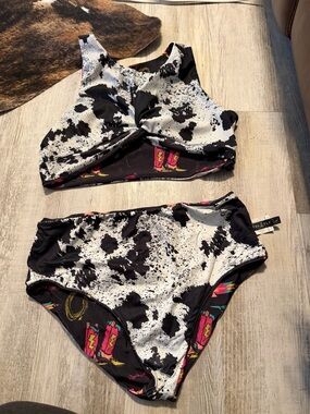 Two-Piece High-Waist Bikini Set in Black and White